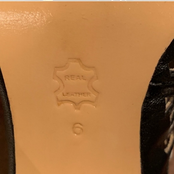 Christian Milano genuine leather.  It's a beauty. - Picture 3 of 6